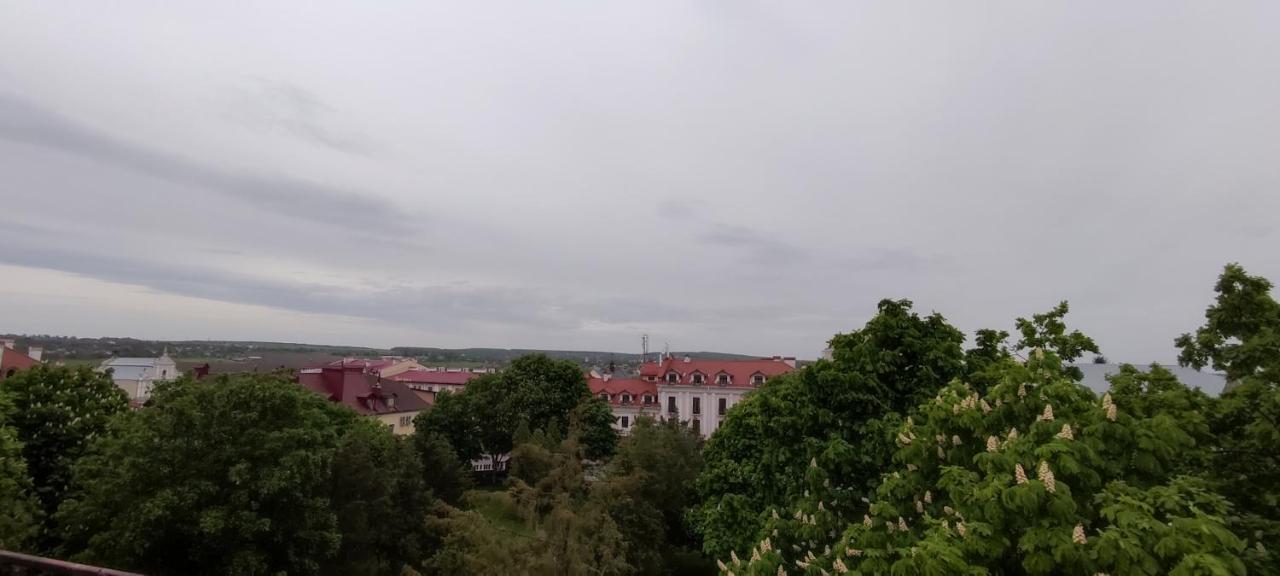 Апартаменти - Історія З Вікна Kamjanez-Podilskyj Exterior foto